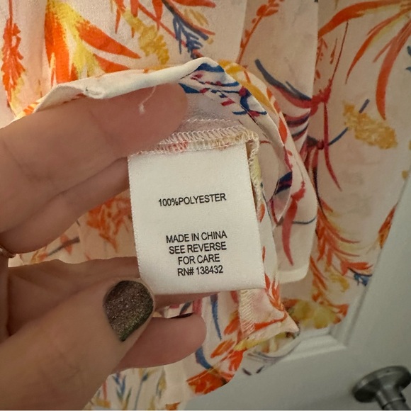 Be Buzzworthy Button-Up Blouse Top - Picture 5 of 6